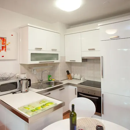 Anamaria Apartment Podstrana